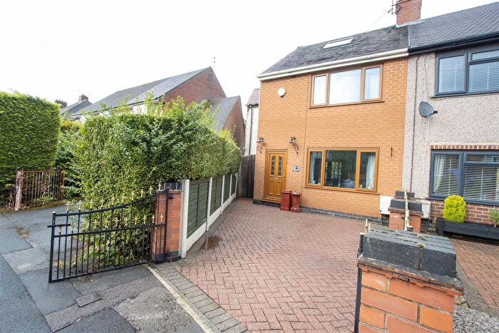 3 Bedroom Semi-Detached House For Sale In Westmoor Road, Brimington, Chesterfield, S43