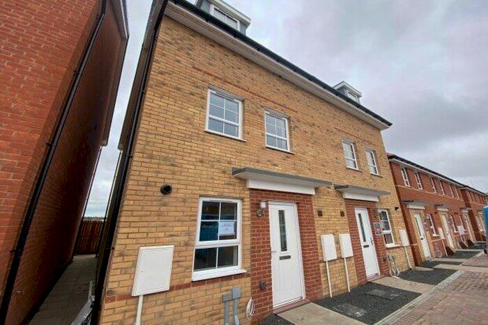 3 Bedroom Property To Rent In Lavender Way, Cramlington, NE23