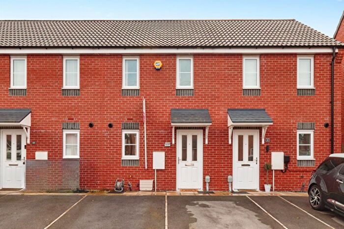 2 Bedroom Terraced House For Sale In Harbottle Way, Kingswood, Hull, HU7