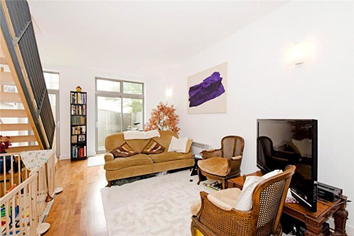 2 Bedroom Flat To Rent In Red Square, Piano Lane, N16