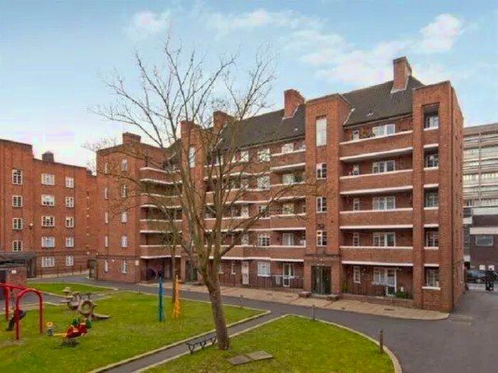 2 Bedroom Flat To Rent In Maida Vale, London, W9