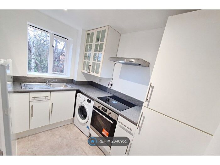 2 Bedroom Flat To Rent In Ruston Road, London, SE18