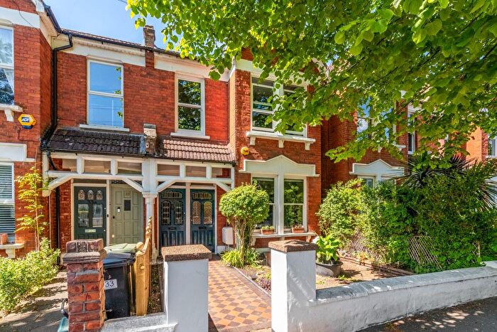 2 Bedroom Flat For Sale In Tremaine Road, Anerley, London, SE20