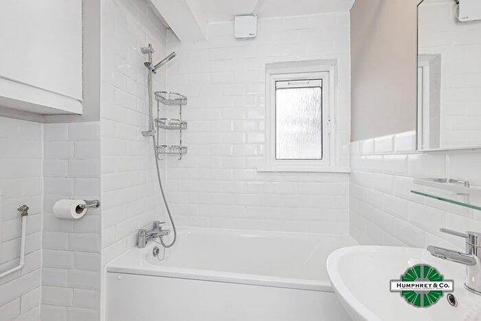 1 Bedroom Flat To Rent In Lea Hall Road. Leyton, E10