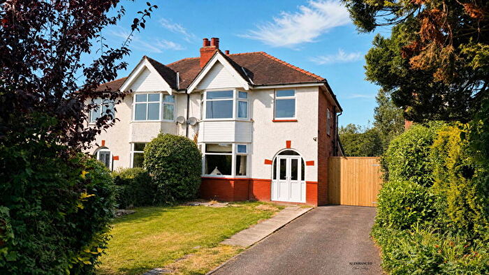 3 Bedroom Semi-Detached House For Sale In Bankfield Lane, Churchtown, PR9