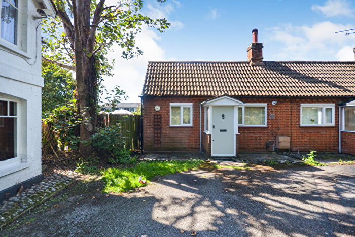 1 Bedroom Bungalow To Rent In Crabbs Cottage, St Johns Walk, Old Harlow, Essex, CM17
