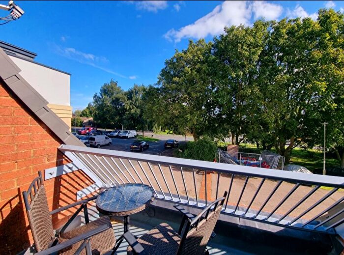 1 Bedroom Apartment To Rent In Blythe Close, SG1