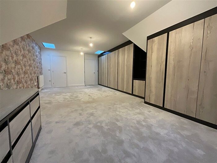 2 Bedroom Flat For Sale In Linksfield Road, Westgate-On-Sea, Kent, CT8