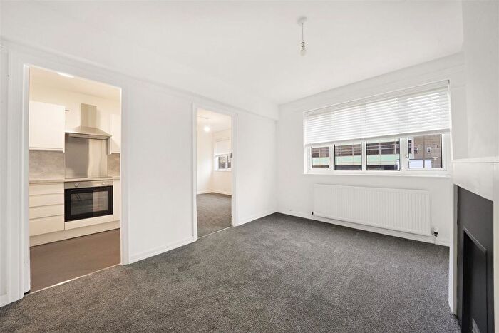1 Bedroom Flat To Rent In Kimber Road, London, SW18