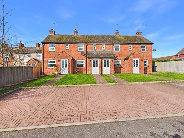 2 Bedroom Terraced House To Rent In Kingthorn Close, Greens Norton, NN12