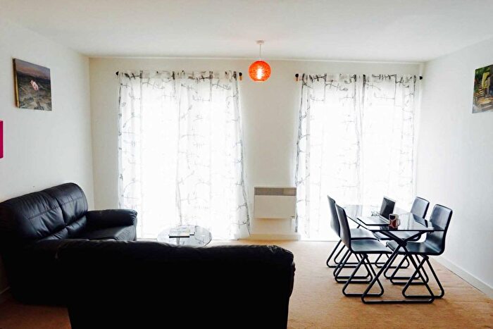 2 Bedroom Flat To Rent In Albert Mill Oldfield Road, Salford (Id:), M5