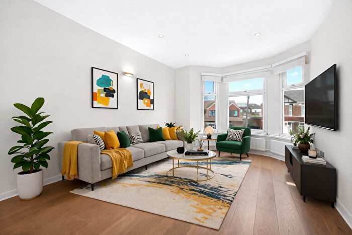 2 Bedroom Flat To Rent In Water Lane, Ilford, Essex, IG3