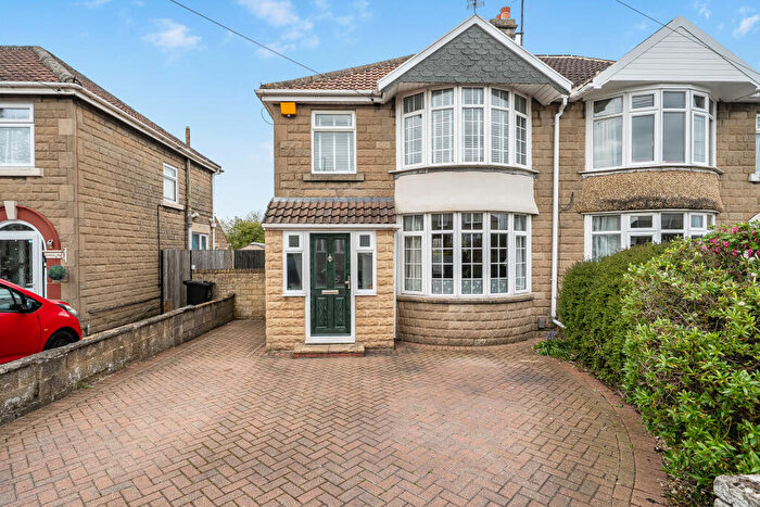 3 Bedroom Semi Detached House For Sale In Churchward Avenue, Rodbourne Cheney, Swindon, SN2