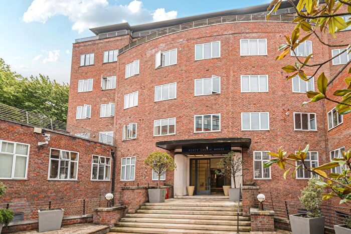 2 Bedroom Flat For Sale In Upper Richmond Road, Putney, London, SW15