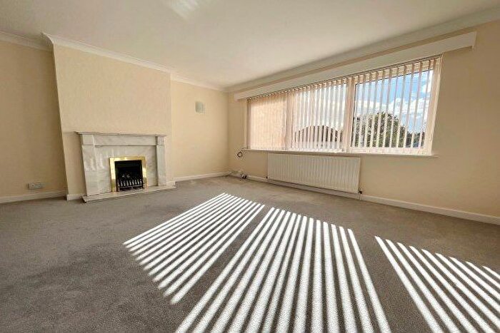 2 Bedroom Flat To Rent In Bushey Wood Road, Sheffield, S17