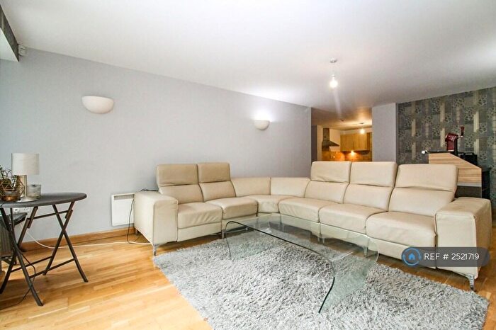 2 Bedroom Flat To Rent In Sunbridge Road, Bradford, BD1