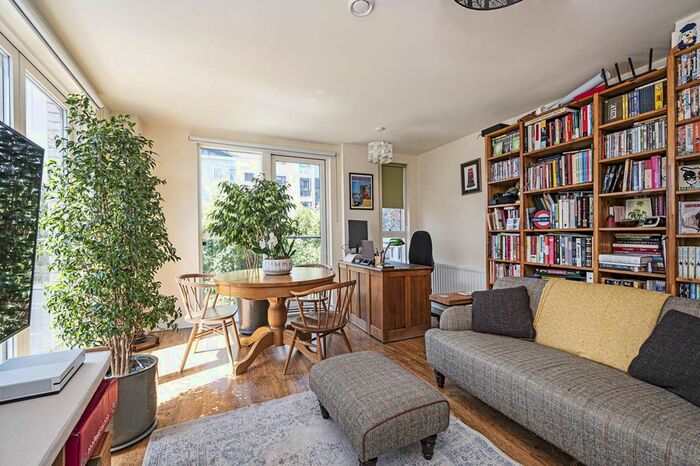 2 Bedroom Flat To Rent In Dunston Road, Hackney, London, E8