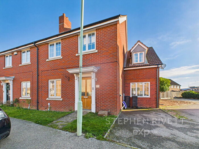 4 Bedroom Semi Detached House For Sale In Harrier Way, Stowmarket, IP14