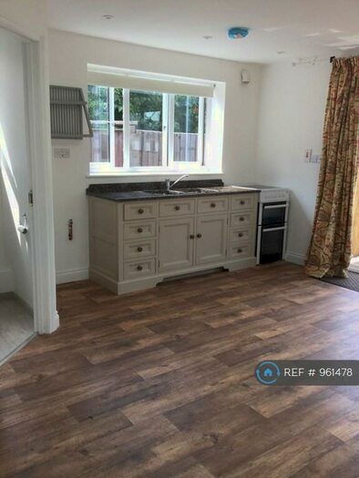 Studio To Rent In Mark Road, Headington, Oxford, OX3