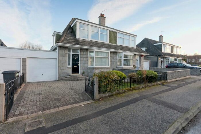 3 Bedroom Semi-Detached House To Rent In Beechhill Gardens, Airyhall, Aberdeen, AB15