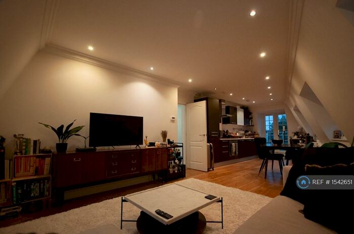 2 Bedroom Penthouse To Rent In Queens Crescent, London, NW5
