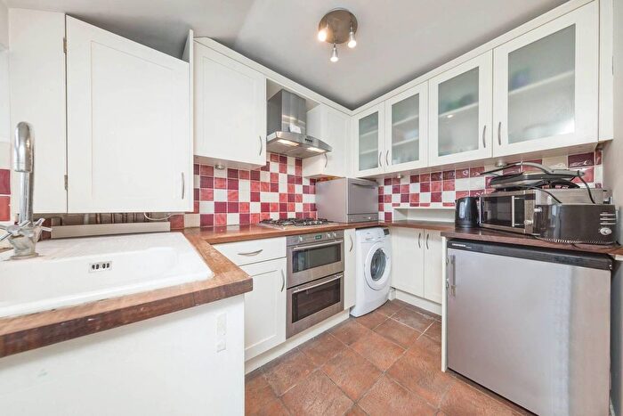 2 Bedroom Flat To Rent In Caldervale Road, Abbeville Village, London, SW4