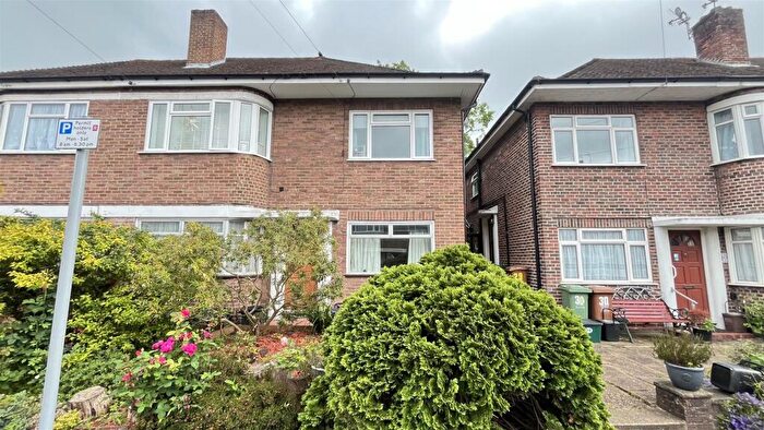 2 Bedroom Flat To Rent In Falcourt Close, Sutton, SM1