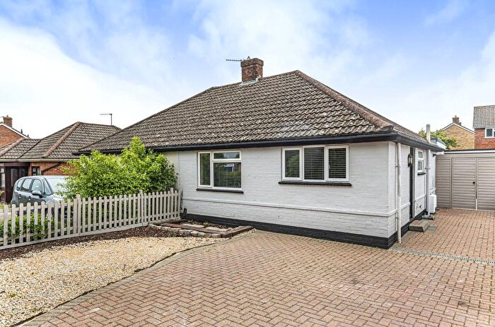 2 Bedroom Bungalow For Sale In High Drive, Basingstoke, Hampshire, RG22