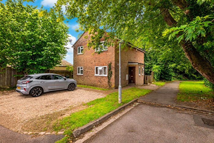 2 Bedroom Apartment For Sale In Sycamore Road, High Wycombe, HP12