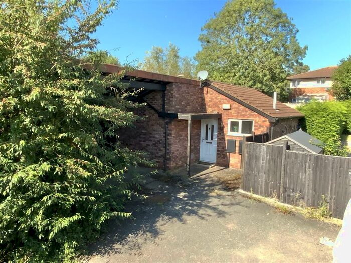 3 Bedroom Bungalow To Rent In Ramsay Close, Bradwell, Milton Keynes, MK13