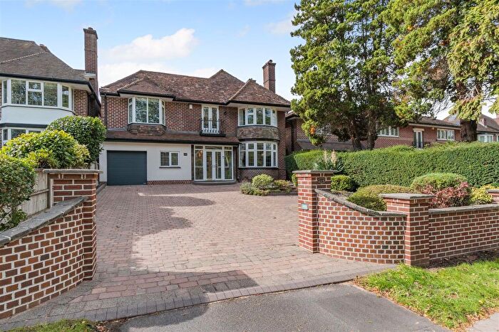 5 Bedroom Detached House For Sale In Monmouth Drive, Sutton Coldfield, B73