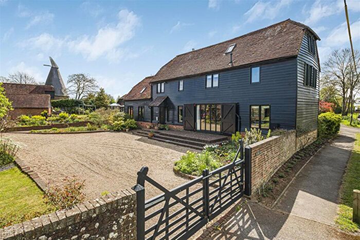 4 Bedroom Detached House For Sale In Laddingford, Maidstone, ME18