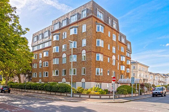 2 Bedroom Flat To Rent In Gratwicke Road, Worthing, BN11