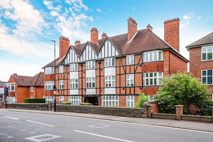 3 Bedroom Flat For Sale In Ashley Road, Ashley Court Ashley Road, KT18