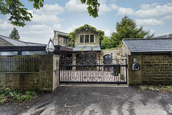 3 Bedroom Detached House For Sale In Hoults Lane, Greetland, Halifax, HX4