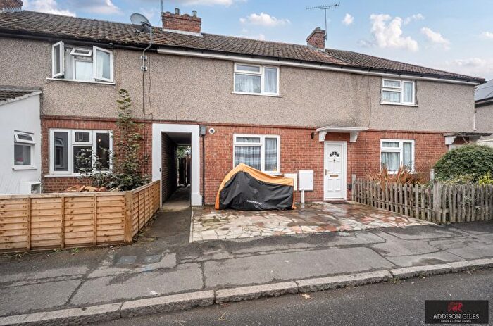3 Bedroom Terraced House For Sale In Myrtle Crescent, Slough, SL2