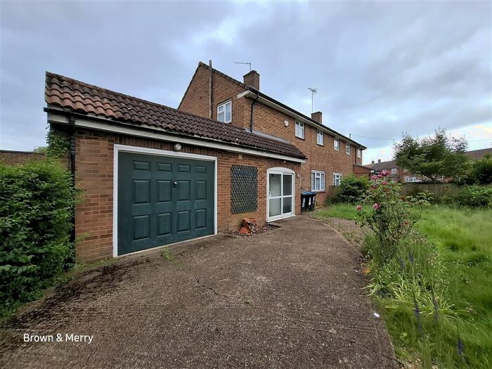 3 Bedroom House To Rent In Windmill Road, Hemel Hempstead, HP2