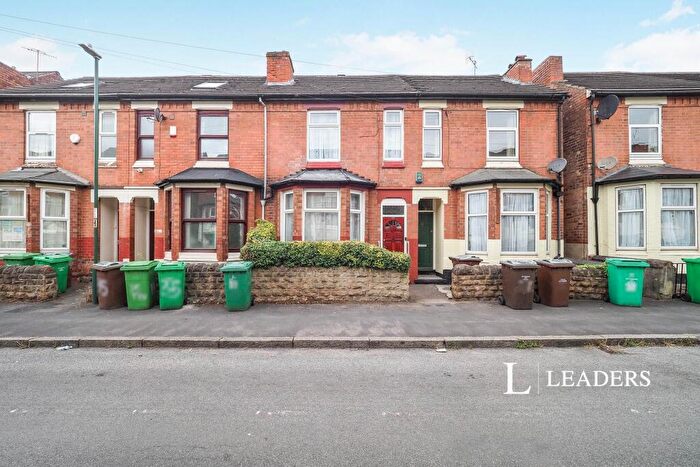 3 Bedroom Terraced House To Rent In Teversal Avenue, NG7