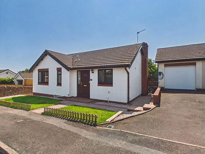 2 Bedroom Bungalow For Sale In Steed Close, Paignton, TQ4