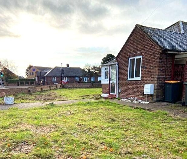 2 Bedroom Property To Rent In Queens Drive, Bedford, MK41