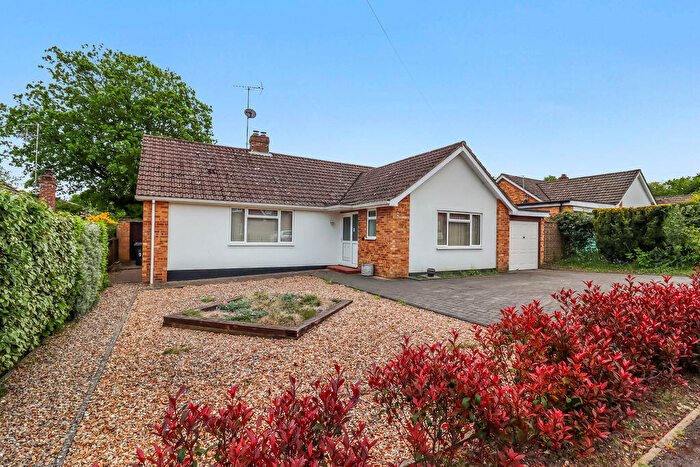 3 Bedroom Detached House For Sale In Kent Road, Windlesham, GU20