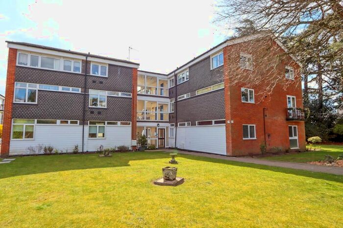 2 Bedroom Apartment To Rent In Hartland Road, Epping, CM16