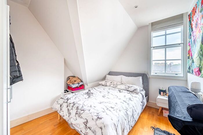 Studio To Rent In Clapham High Street, Clapham Old Town, London, SW4