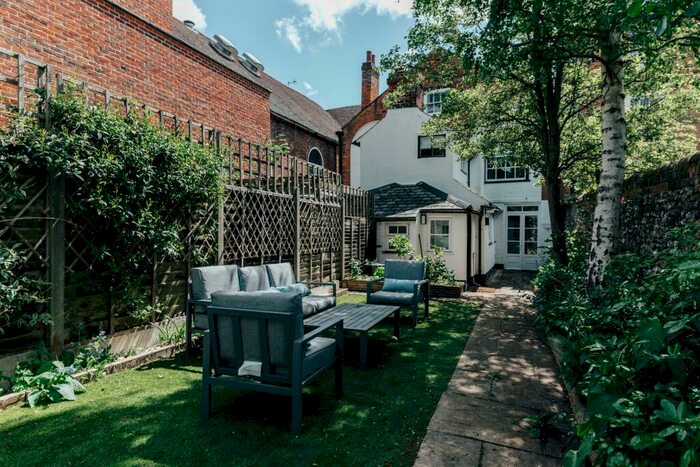 4 Bedroom Town House To Rent In New Street, Henley-On-Thames, Oxfordshire, RG9