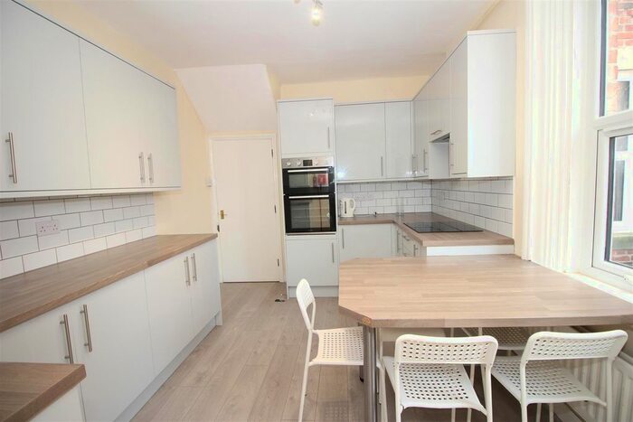 6 Bedroom Terraced House To Rent In Devonshire Place, Jesmond, Newcastle Upon Tyne, NE2