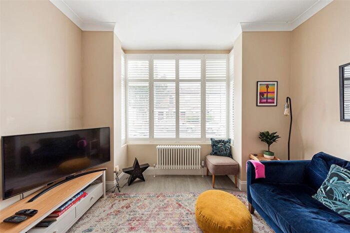 2 Bedroom Property To Rent In Bunyan Road, Walthamstow, E17