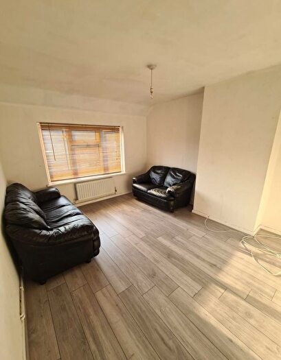 1 Bedroom Maisonette To Rent In Lodge Avenue, Dagenham, Essex, RM8