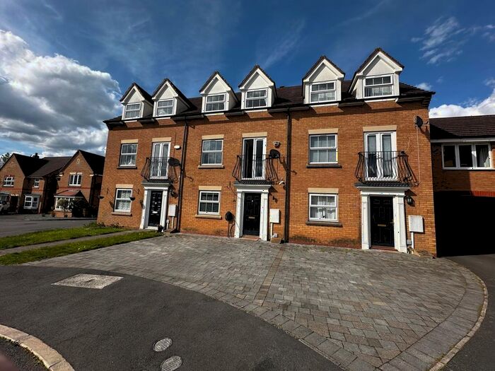 4 Bedroom Town House To Rent In Breezehill, Wootton, Northampton, NN4