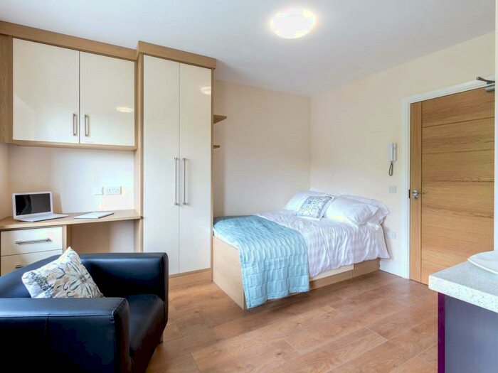 Studio To Rent In Lofthouse Place, Leeds, West Yorkshire, LS2