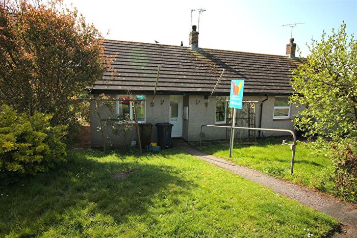 2 Bedroom Semi Detached Bungalow For Sale In Brooking Way, Saltash, PL12